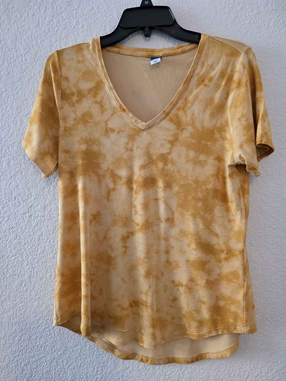 Old Navy Mustard Tie-Dye V-Neck Short Sleeve Top